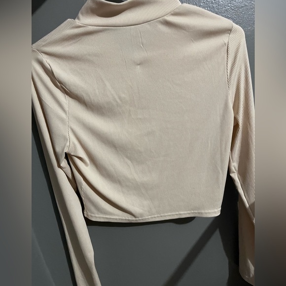 tan cropped fitted sweater, size large. - Picture 3 of 3